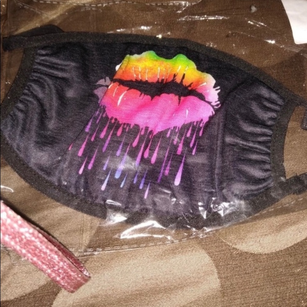 Lip face mask